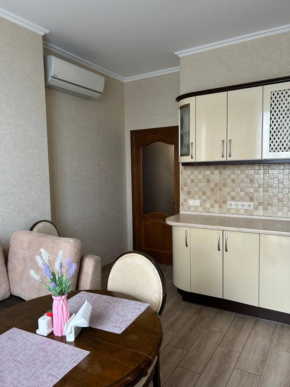Apart Assistant On Smart Plaza Kiev Ngoại thất bức ảnh