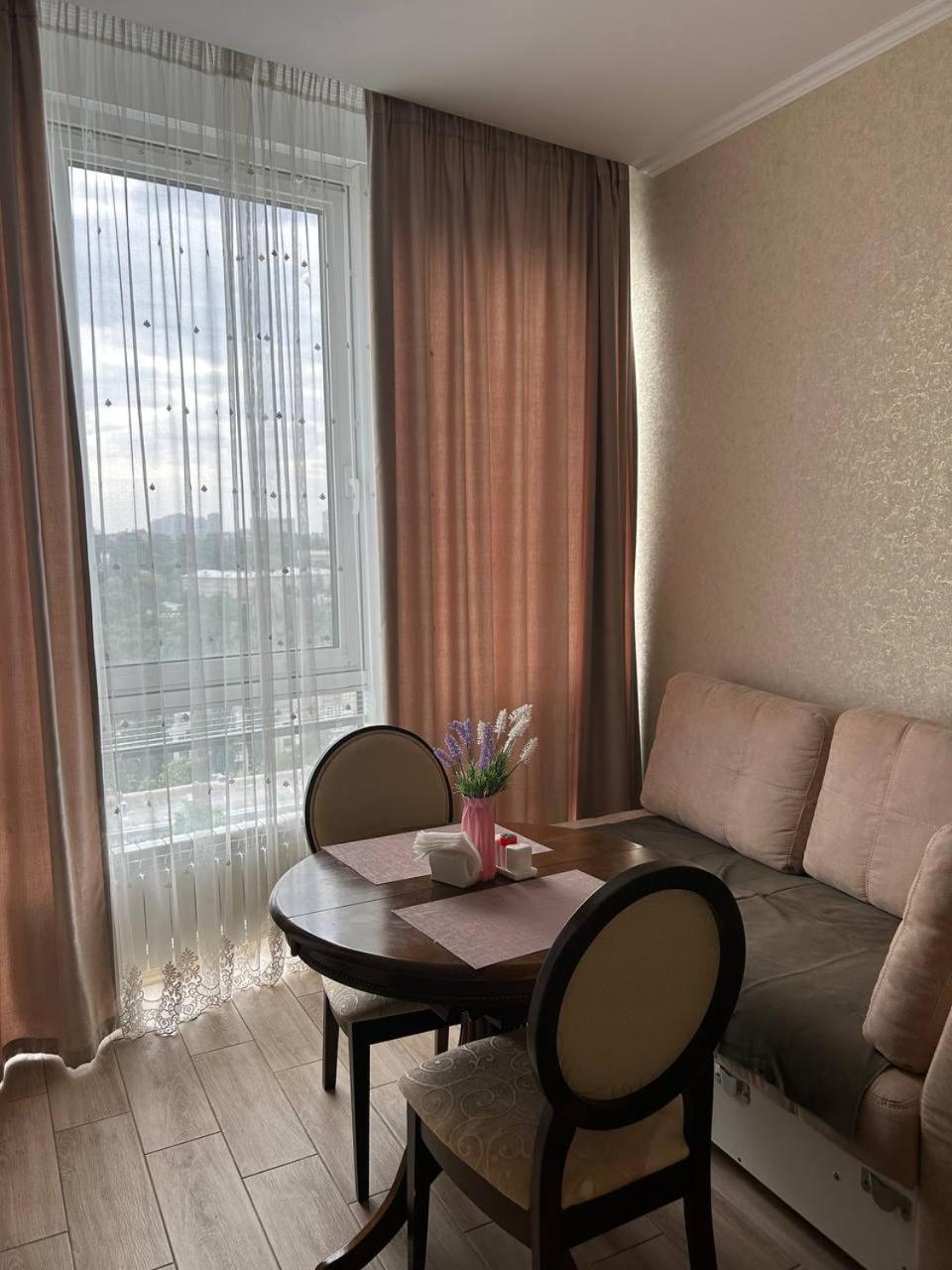 Apart Assistant On Smart Plaza Kiev Ngoại thất bức ảnh